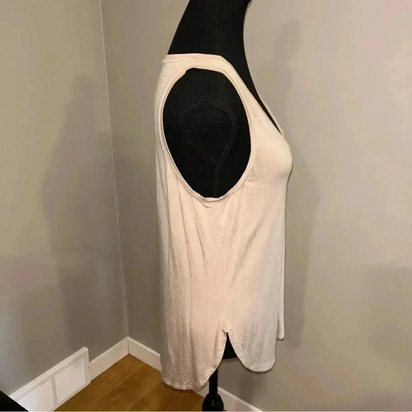 Aritzia - Babaton  Tank - Picture 2 of 6